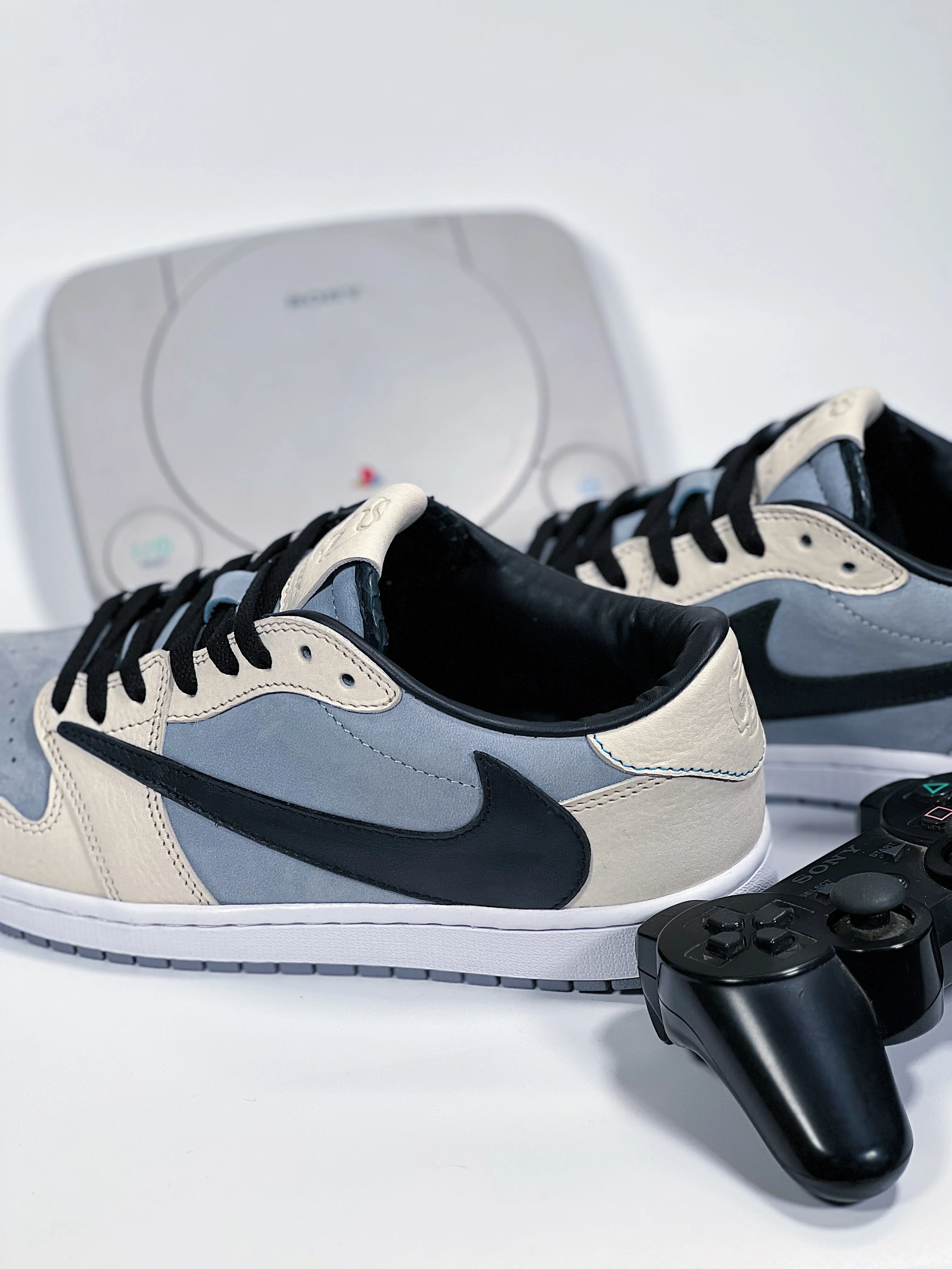 Air Jordan 1 Low Travis Scott PlayStation