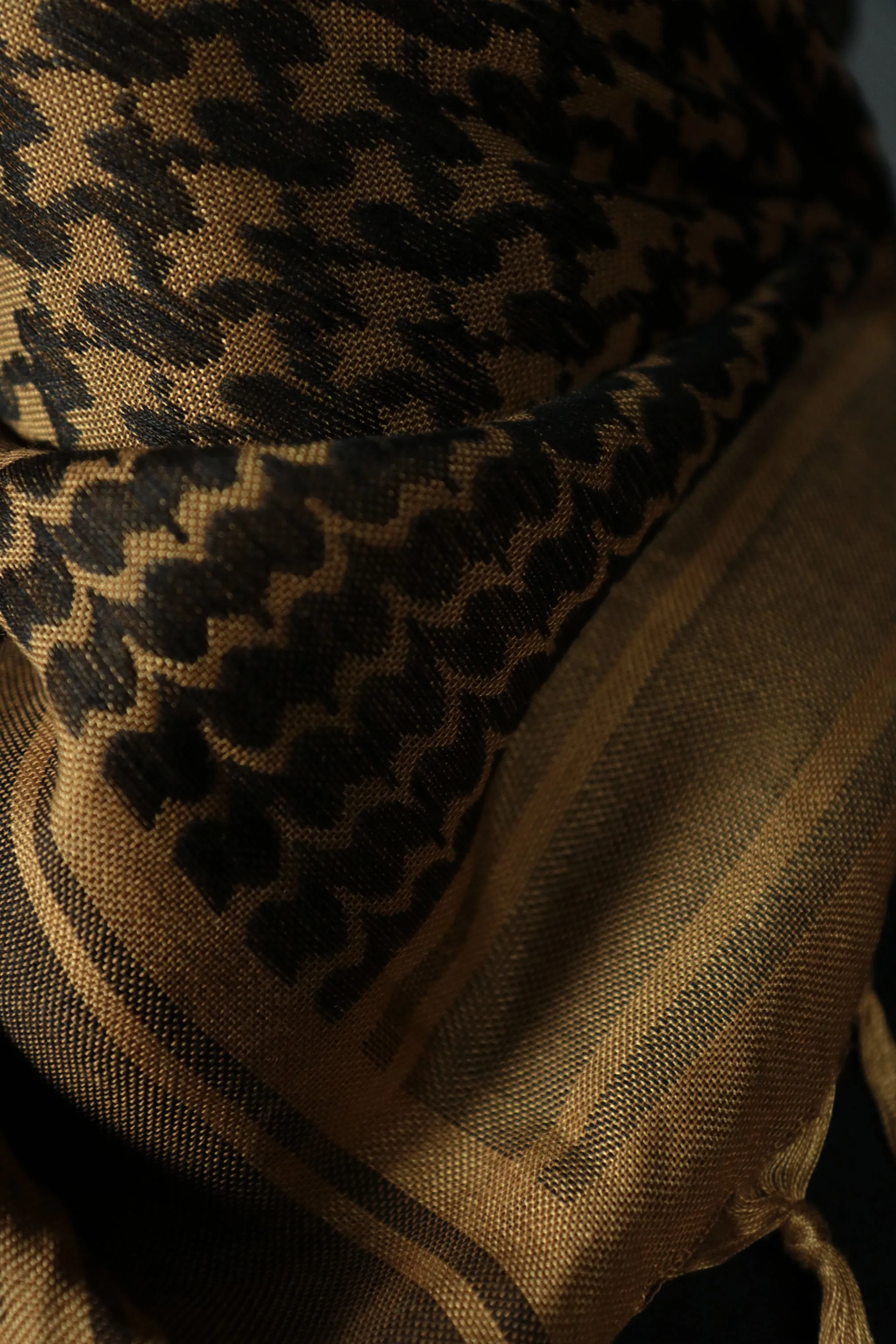 Arabic Sheik Print Shemagh Scarf | Black and Brown Face Scarf