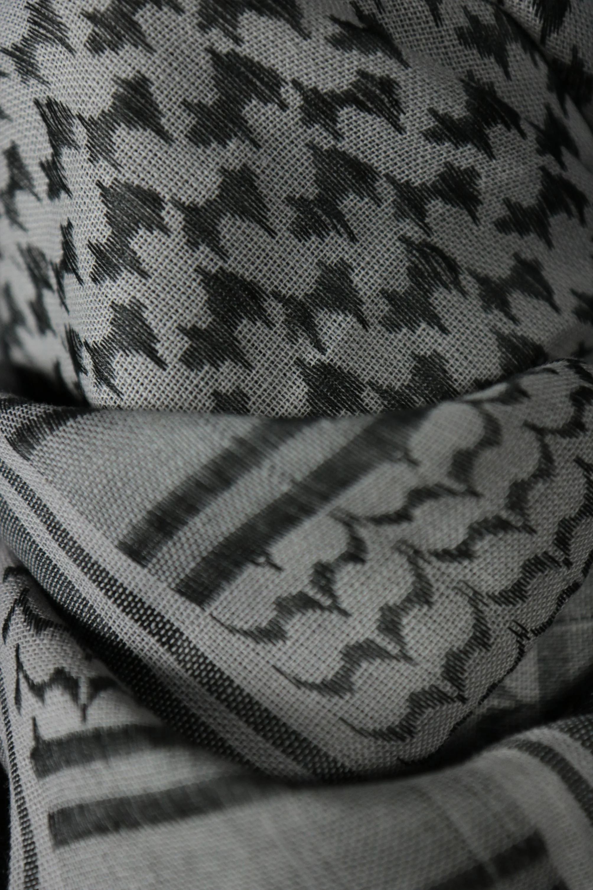 Arabic Sheik Print Shemagh Scarf | Black and Gray Face Scarf