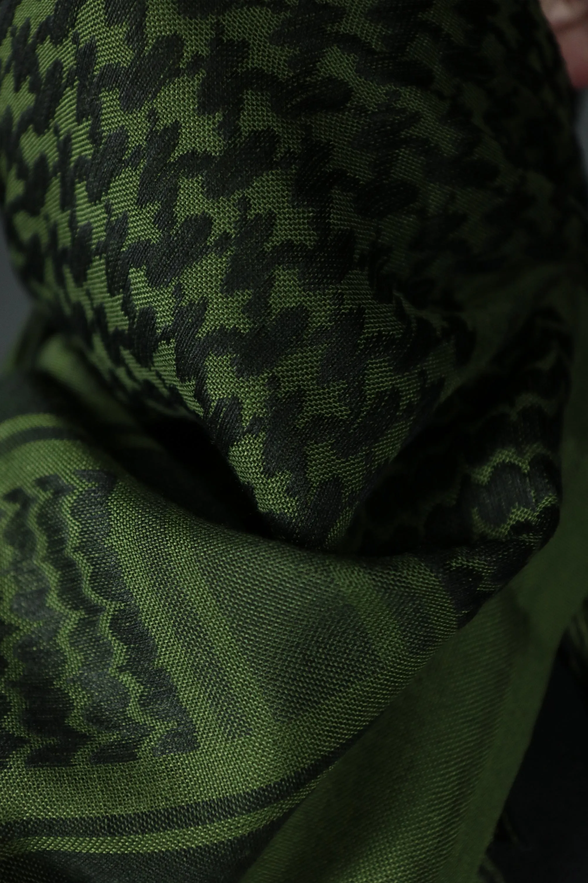 Arabic Sheik Print Shemagh Scarf | Black and Olive Face Scarf