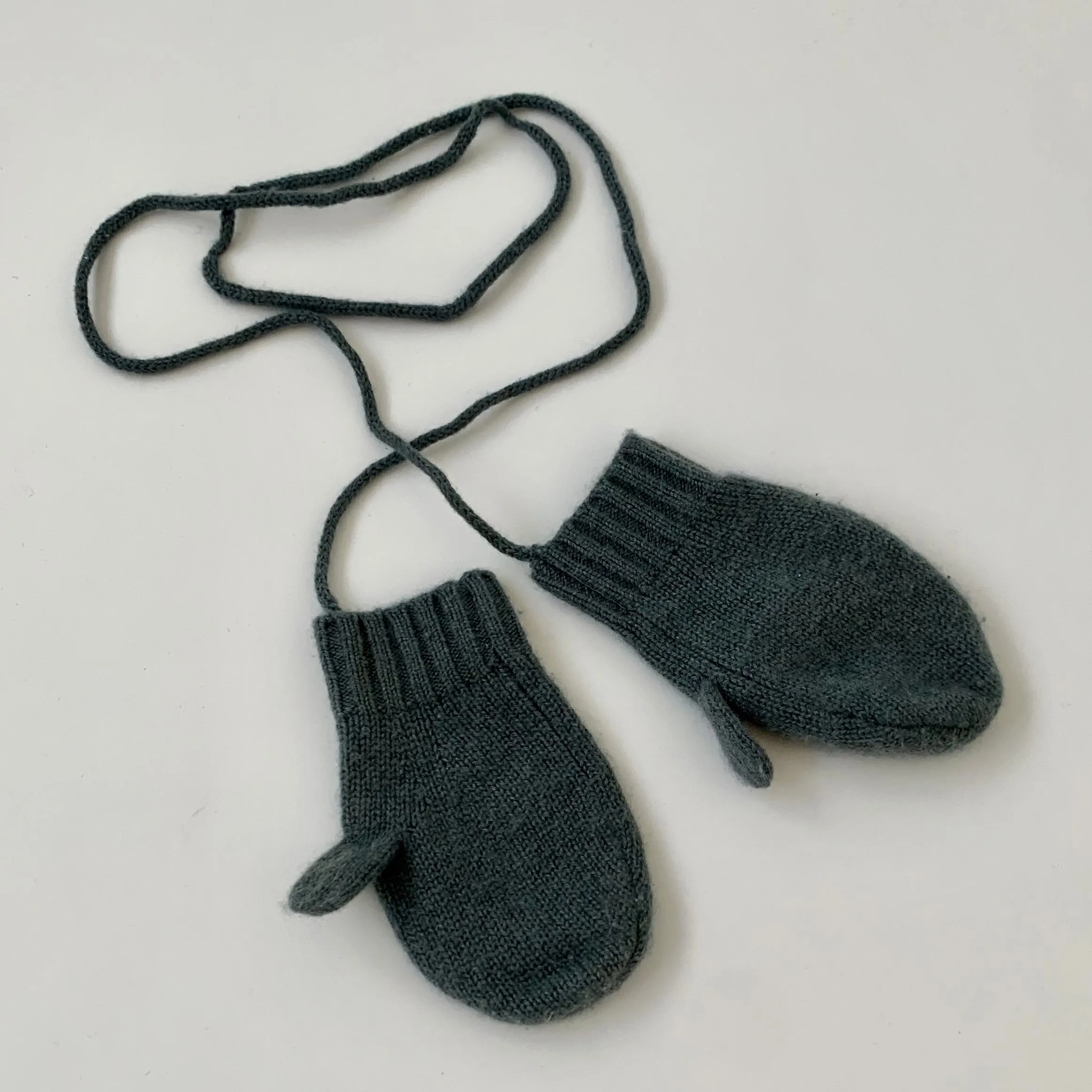 Bonpoint Teal Cashmere Mittens: 12-18 Months