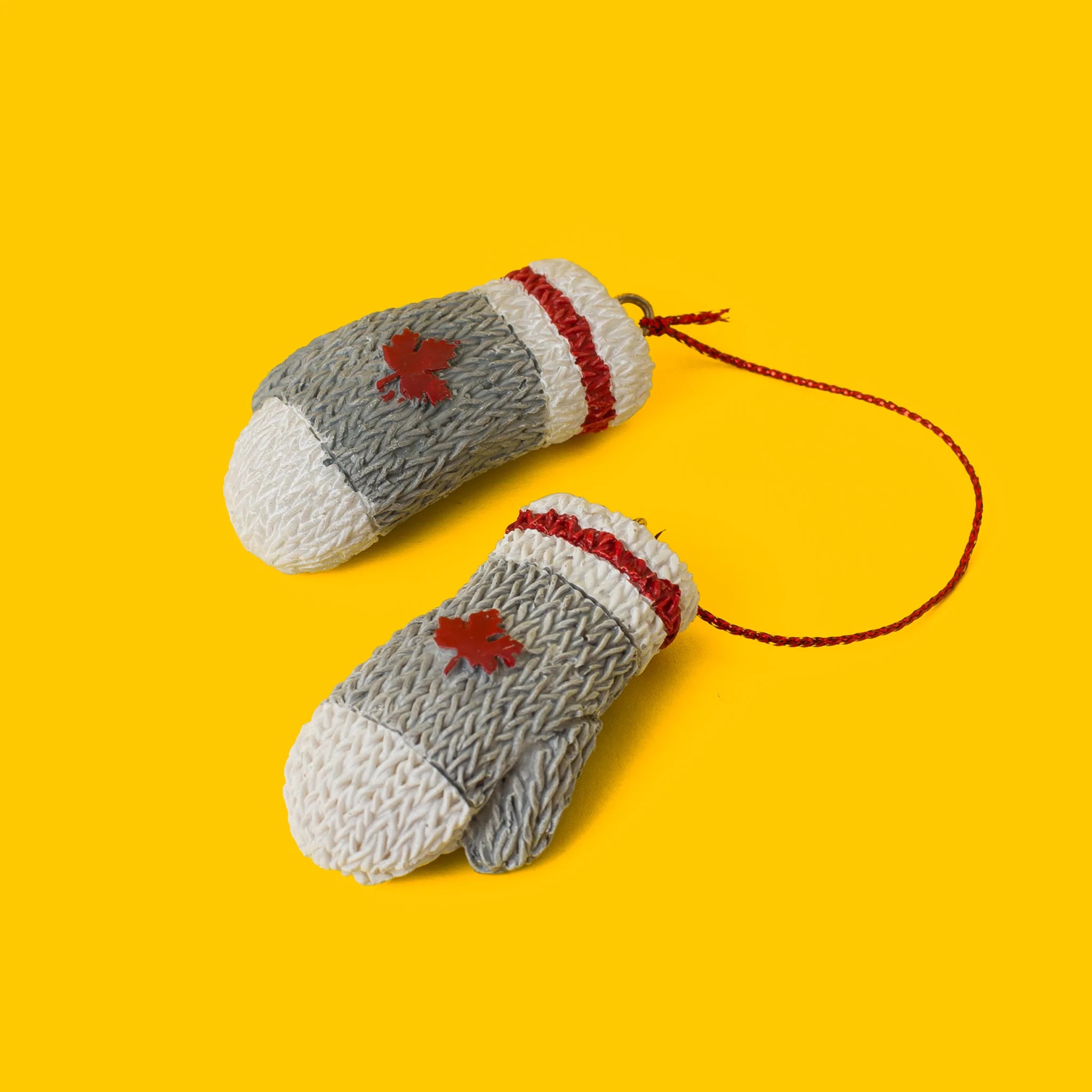 CANADIAN WOOL MITTENS ORNAMENT