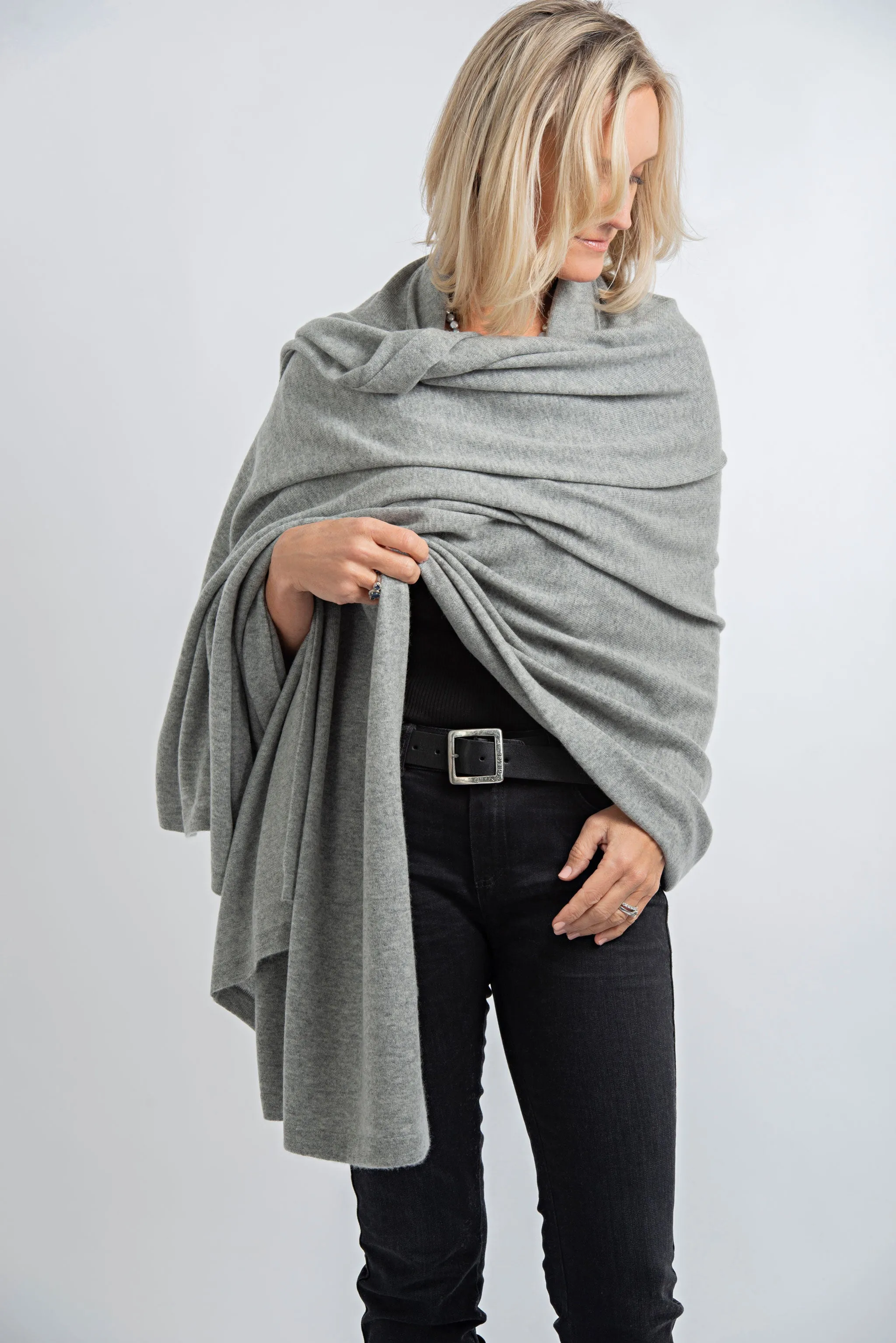 Cashmere Blanket Travel Wrap Light Grey | Oxford