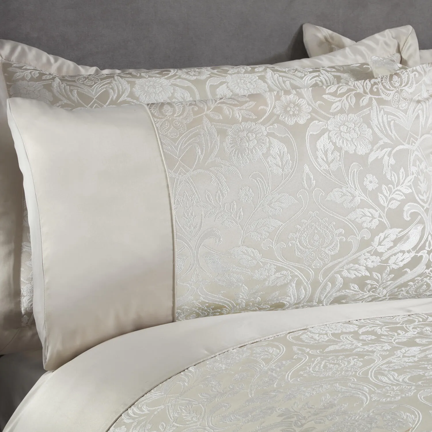 Embellished Jacquard Duvet Set - Cream