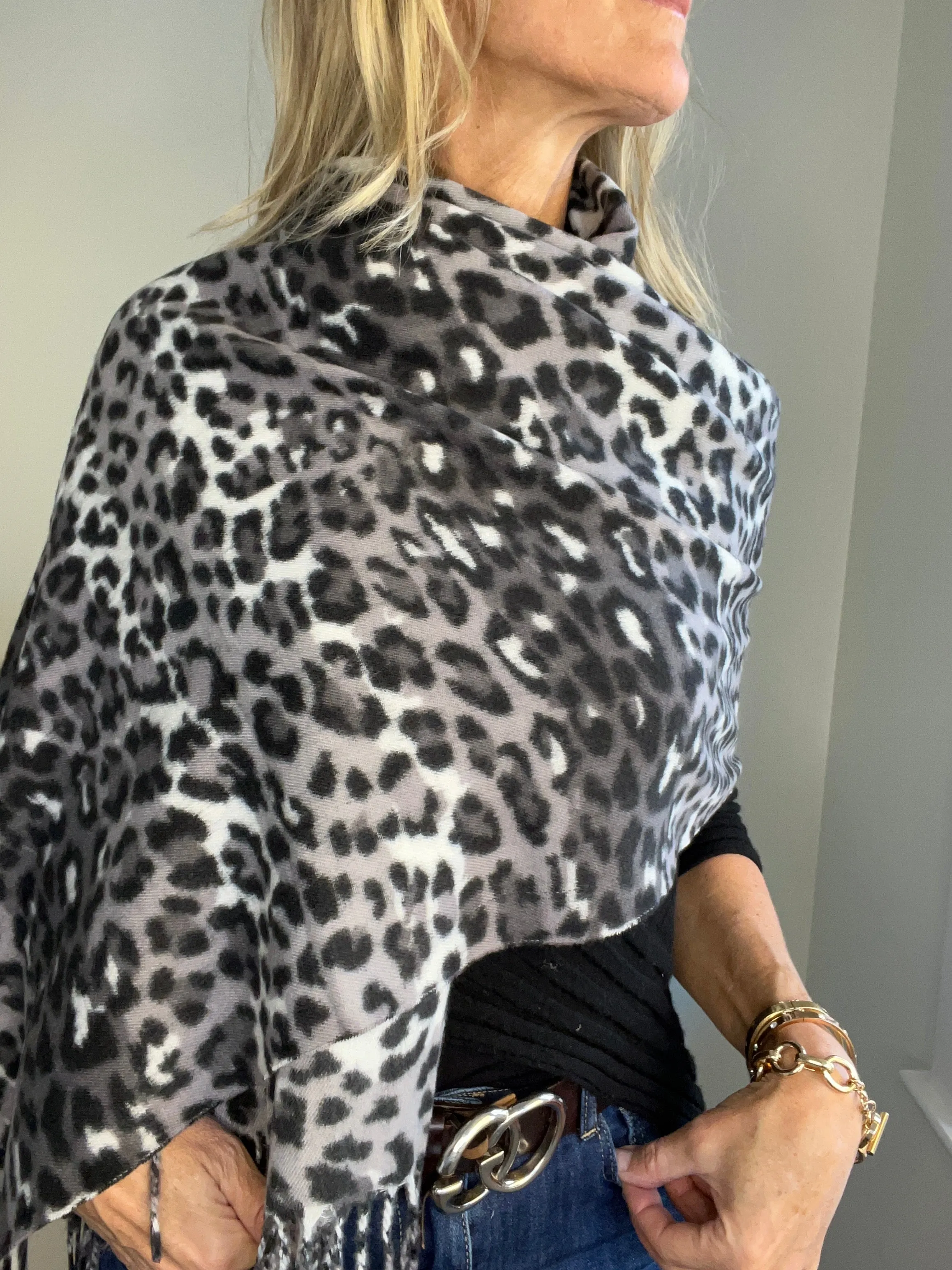 Italian Ladies Leopard Scarf