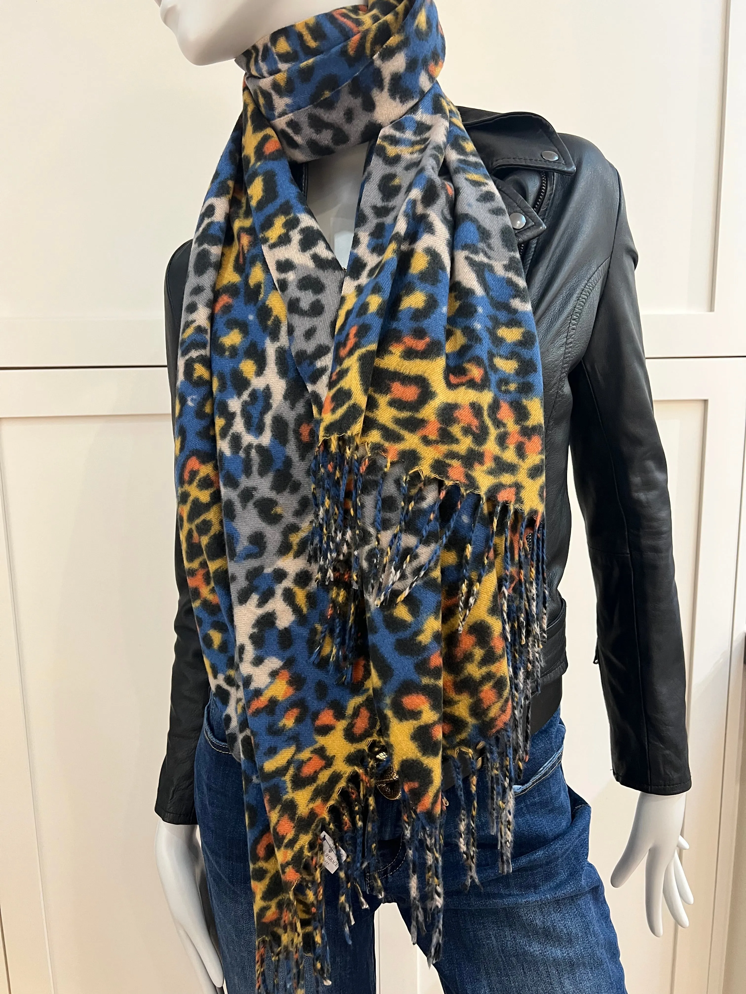 Italian Ladies Leopard Scarf