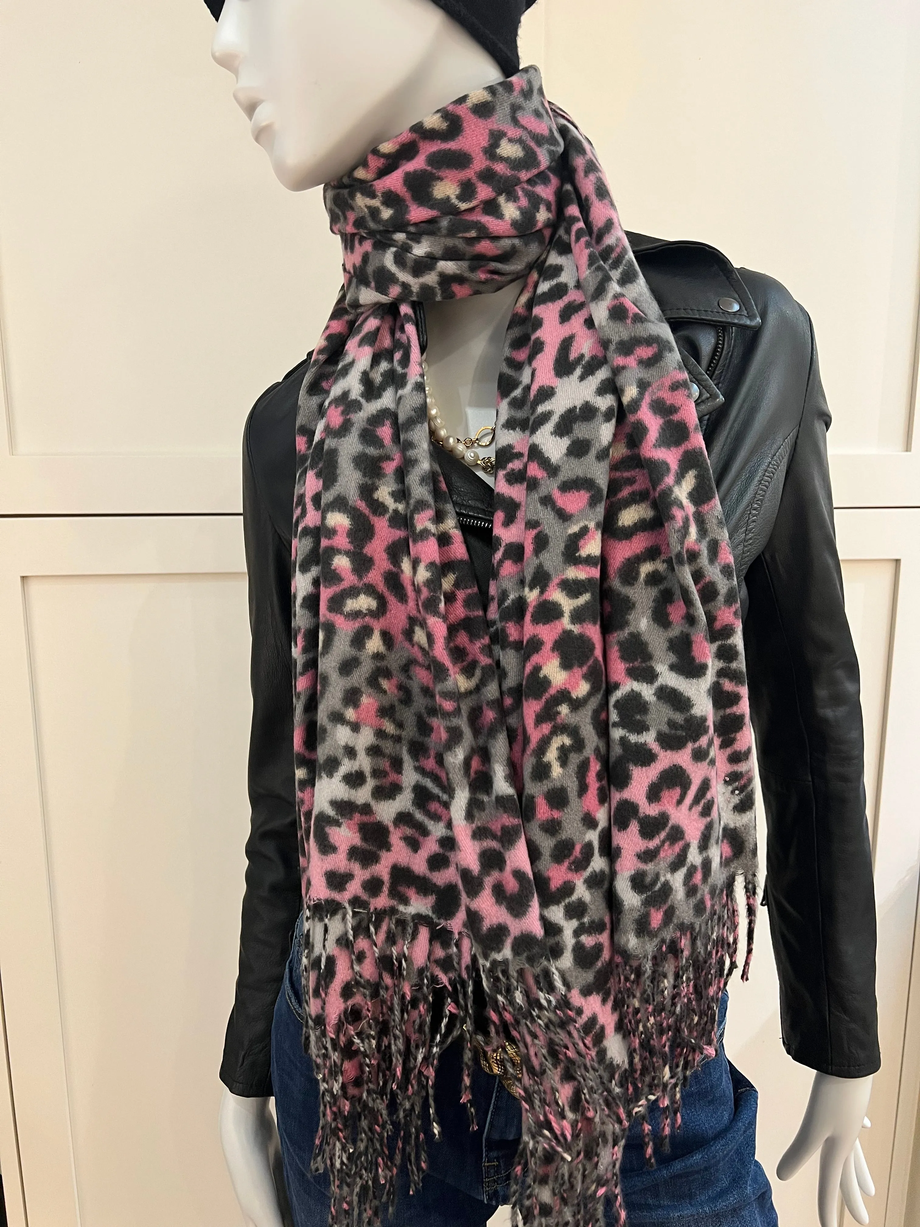 Italian Ladies Leopard Scarf