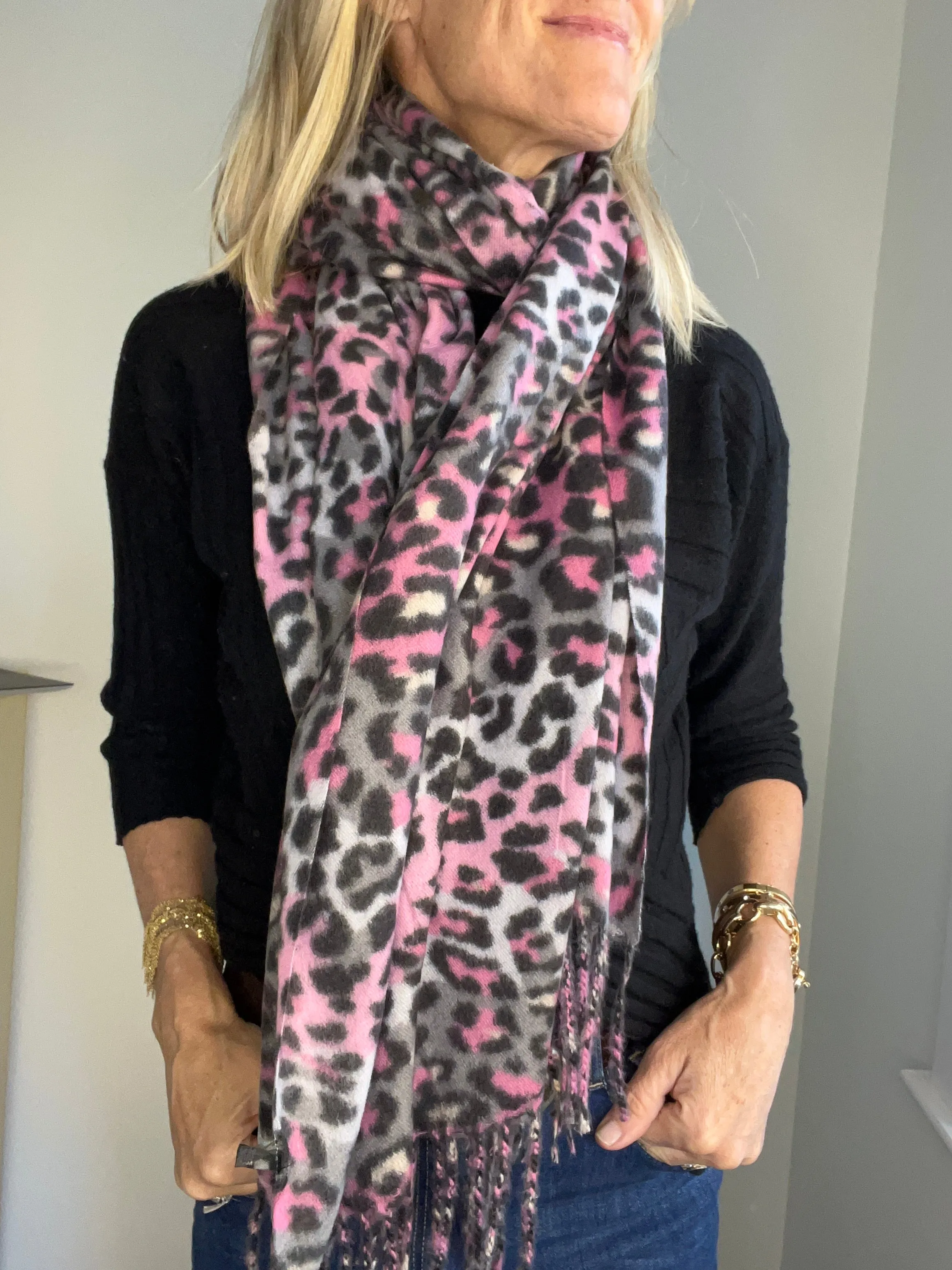 Italian Ladies Leopard Scarf