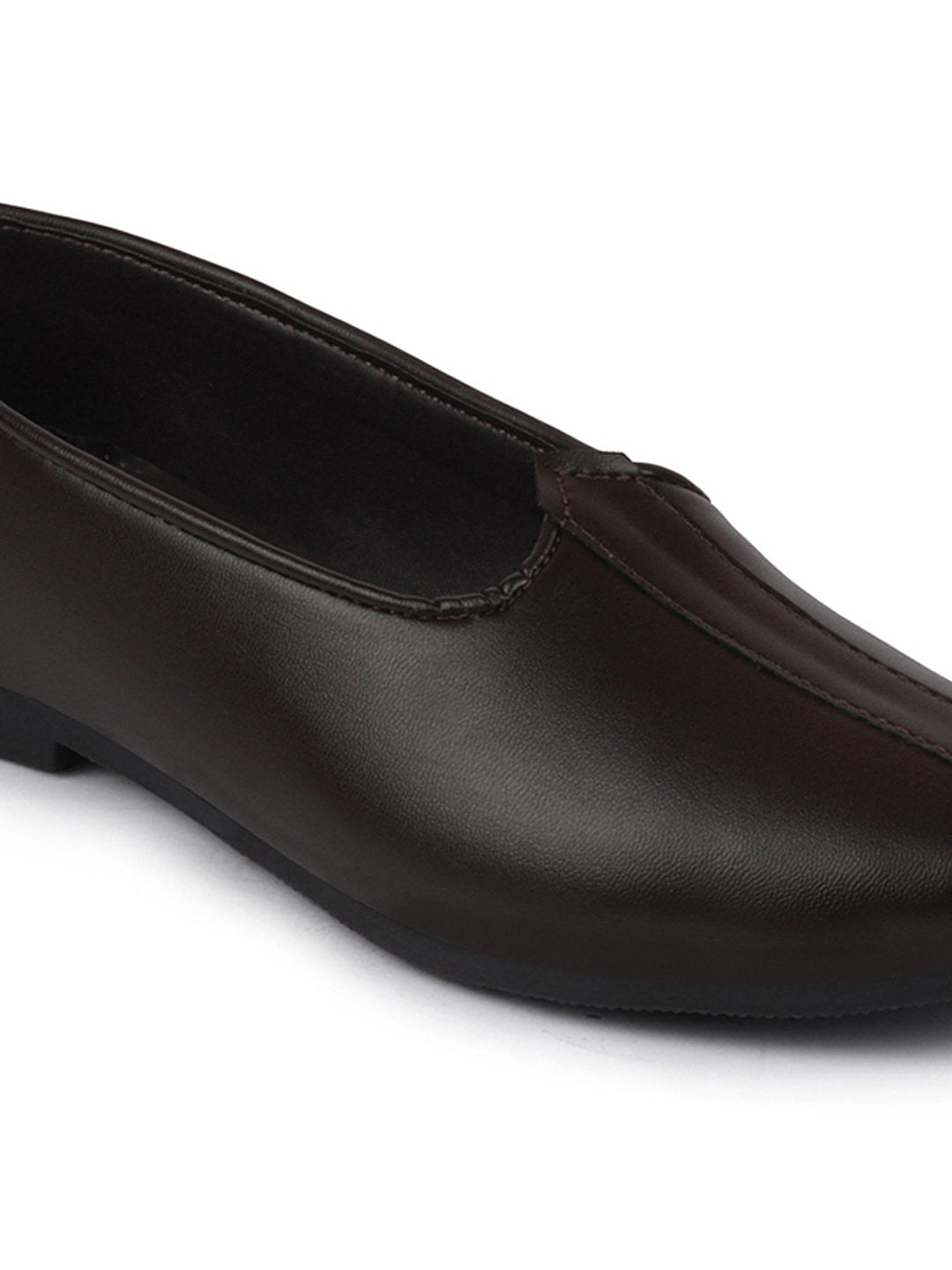 Men Ethnic Brown Slip On Juttis and Mojaris