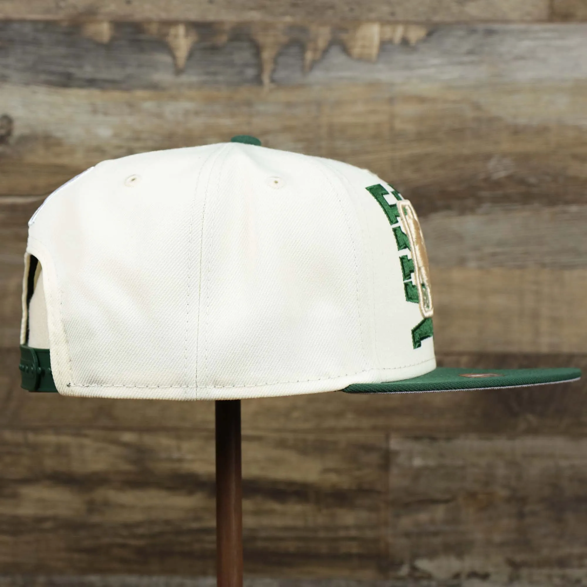 Milwaukee Bucks NBA 2022 Draft Gray Bottom 9Fifty Snapback | New Era Cream/Green