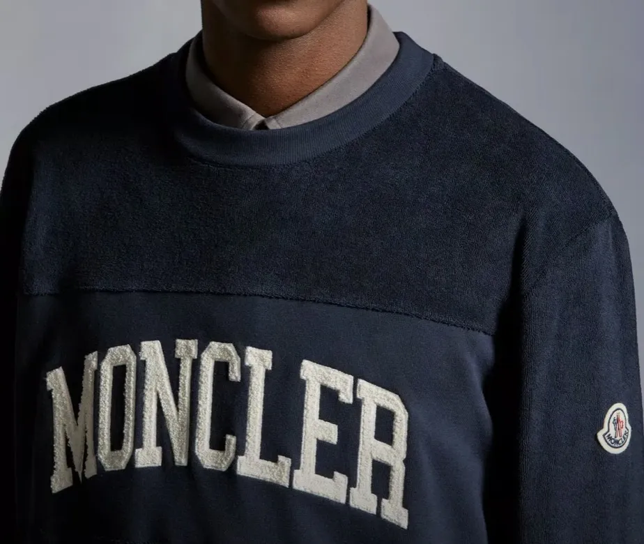 MONCLER  |Embroidered Logo Sweatshirt