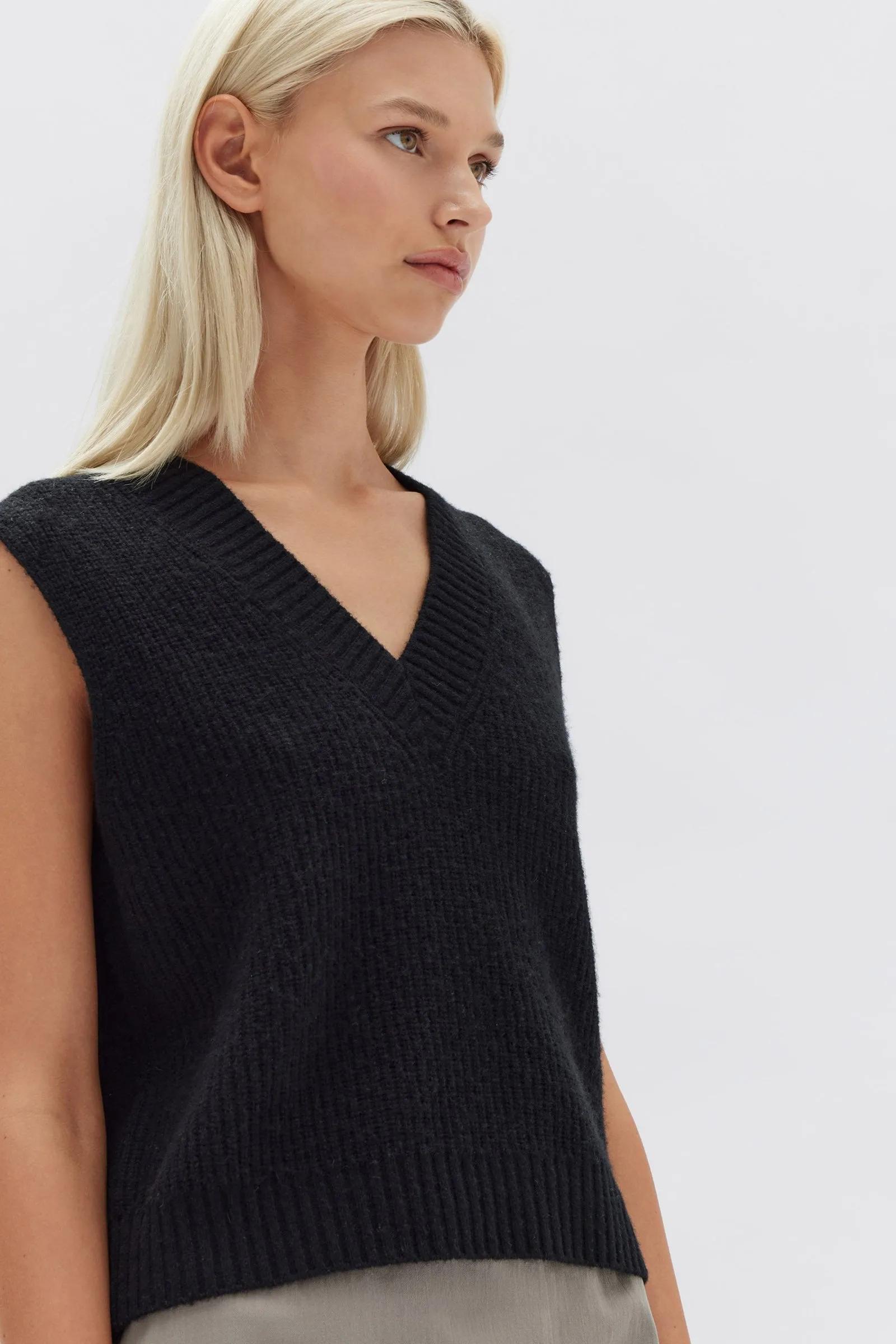 Nova Knit Vest